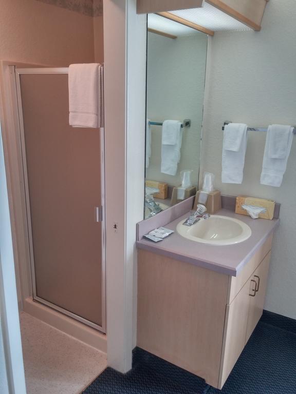 冲浪度假酒店 洛克威海滩 外观 照片